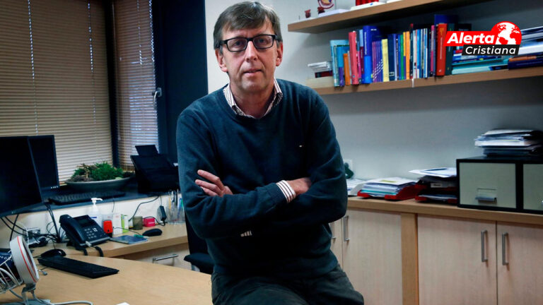 Doctor_escéptico_cambia_de_opinión_luego_de_investigar_la_curación
