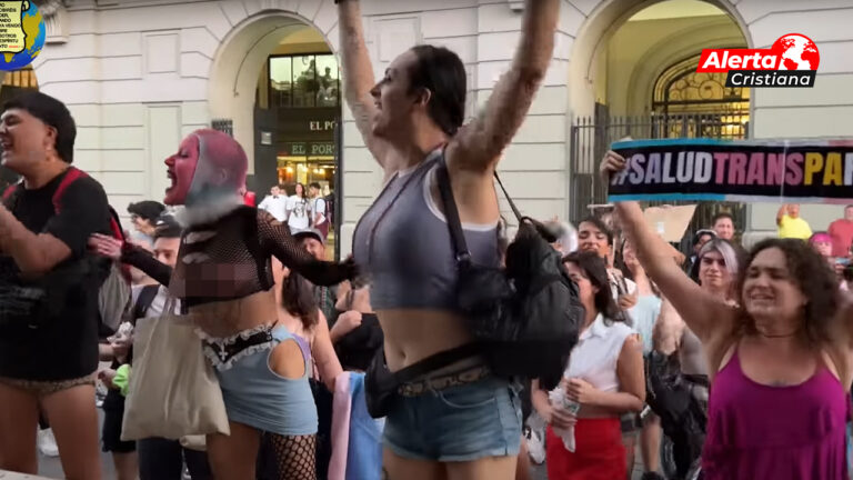 El_pastor_Hugo_Albornoz_es_atacado_por_activistas_LGBT_durante_una