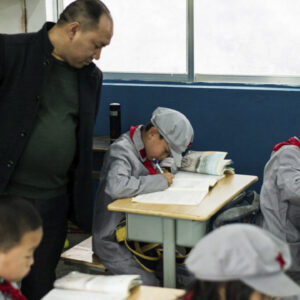 En_un_colegio_de_China_los_padres_son_obligados_a_no_enseñar_religión