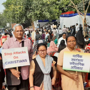 Miles de personas protestan por las persecuciones a cristianos en la India