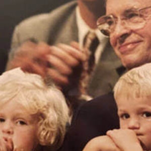 Nieto_del_pastor_Charles_Stanley_subasta_sus_pertenencias_a_tan