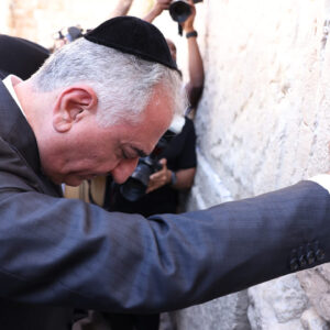 Reza_Pahlavi_reza_para_que_Irán_e_Israel_renueven_su_amistad
