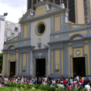 Un_hombre_mayor_muere_de_infarto_mientras_visitaba_los_Siete_Templos
