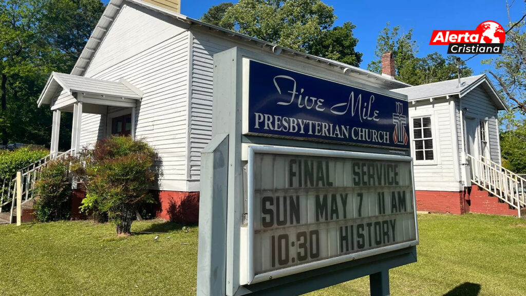 En Alabama una iglesia de 182 años cierra sus puertas