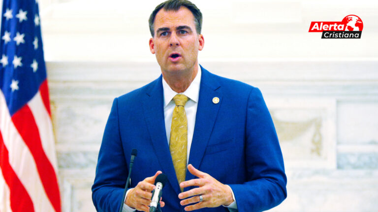 Kevin Stitt cancela financiamiento a cadena de TV por mostrar contenido Pro-LGBT a menores de edad