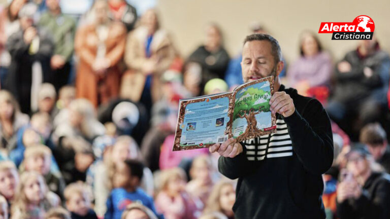 Kirk Cameron se une con Franklin Graham en un duo llamado La propagación de la voz de Dios