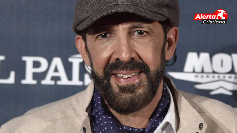 Juan Luis Guerra ora por la sanidad de su amigo con cáncer en pleno concierto