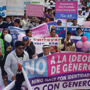 Marcha pacifica en Honduras No te metas con nuestros hijos