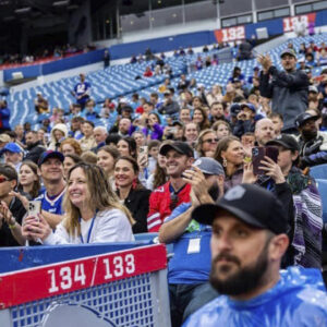 Más de 1000 jóvenes se reunieron en un evento en el campus de los Buffalo Bills