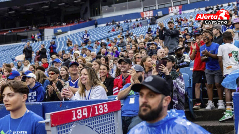 Más de 1000 jóvenes se reunieron en un evento en el campus de los Buffalo Bills