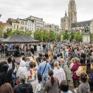 Las calles de Holanda se inundan con cristianos adorando a Dios