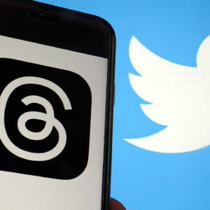 Threads llega a los 70 millones de usuarios y Twitter los demanda