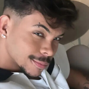 Jessé Aguiar ex cantante gospel y ahora homosexual fue invitado a ministrar