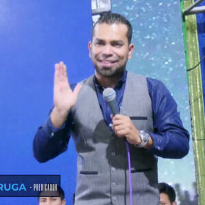 El_pastor_Byron_Cruga_dijo_Es_una_falta_de_respeto_orar_acostado