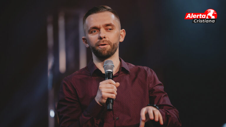 Pastor_La_adoración_es_el_único_regalo_que_podemos_darle_a_Dios