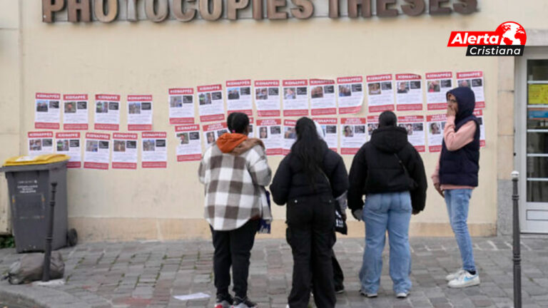 En_Francia,_varios_estudiantes_judíos_llenaron_las_paredes_de_París