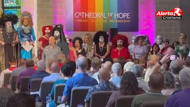 Iglesia_cristiana_bendice_a_drags_y_dice_Nos_comprometemos_a_ser