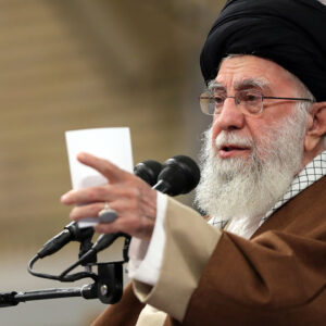 Irán_amenaza_con_ampliar_la_guerra_en_Israel_y_celebra_los_ataques
