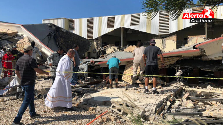 Se_derrumbó_el_techo_de_una_iglesia_durante_un_bautismo_donde_murieron