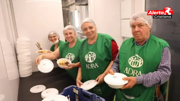 En_Brasil_una_iglesia_con_una_carreta_dona_más_de_10,000_loncheras