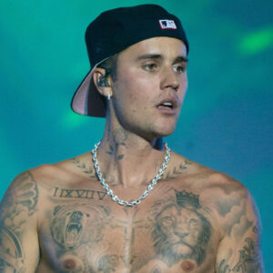 Justin_Bieber,_sorprendió_al_pedir_a_sus_casi,_300_millones_de_seguidores