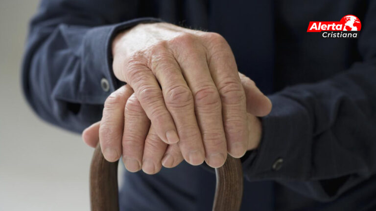 Un_hombre_golpeó_brutalmente_a_su_padre_anciano_luego_de_haberse