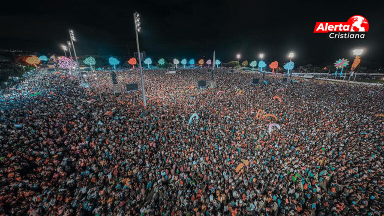 Una_noche_de_avivamiento_en_Nicaragua_hace_que_miles_de_personas