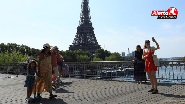 En Francia, varios influencers se reunieron para fomentar el testimonio cristiano en las redes sociales