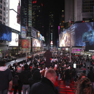 En navidad Time Square exhibe texto bíblico «Jesús es la luz del mundo»