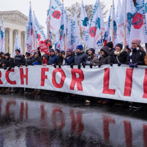 En la Marcha por la Vida 2024 una mujer al hablar de su terrible experiencia tras practicar el aborto