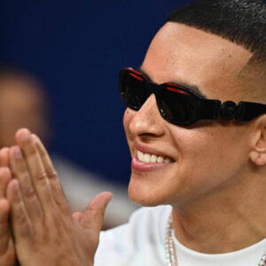 Daddy Yankee fue visto compartiendo mensaje de fe a jóvenes en una iglesia de Miami