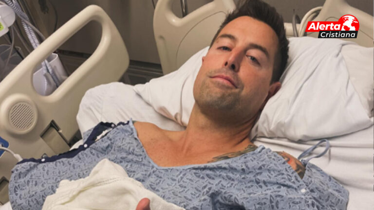 El cantante Jeremy Camp pidió oraciones luego de ser llevado a una operación del corazón