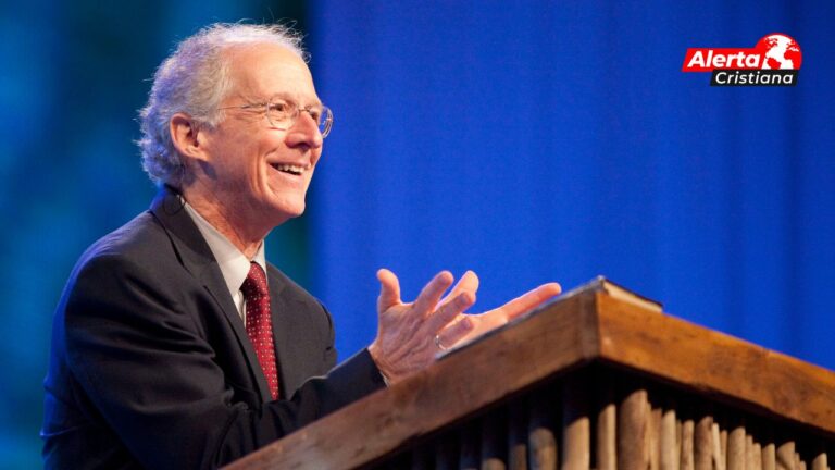 John Piper dice que el Papa Francisco “ha abrazado un pensamiento no bíblico”