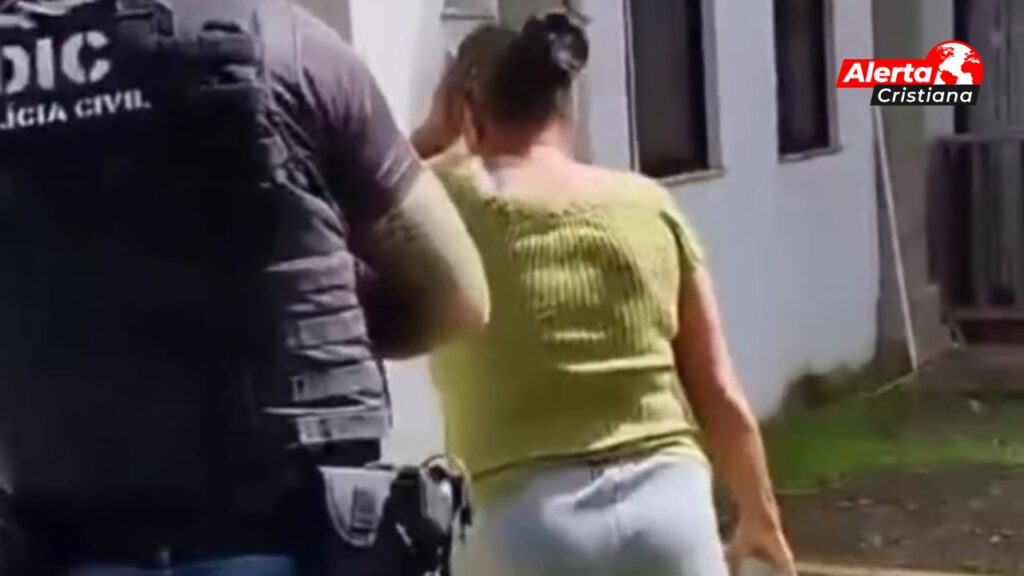 Arrestan a una bruja por asesinar a niña de 8 años durante ritual de brujería