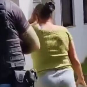 Arrestan a una bruja por asesinar a niña de 8 años durante ritual de brujería