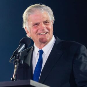 Franklin Graham evangeliza en Laos y miles de personas reciben a Cristo