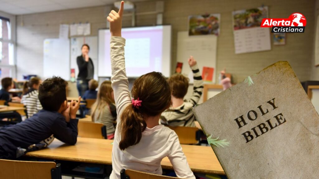 Texas retira la Biblia en distrito escolar por ser considerado un libro con contenido sexual explícito