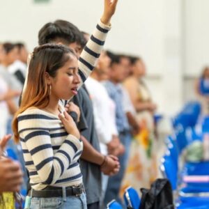 Estudios afirman que el 52% de los jóvenes estadounidenses sienten interés por conocer a Jesús