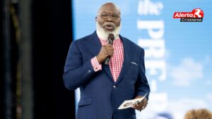 TD Jakes niega acusaciones de que “albergaba deseos carnales” hacia hombres en defensa de demanda por difamación