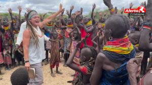 Tribus en Kenia entregan sus vidas a Cristo tras escuchar el Evangelio por primera vez